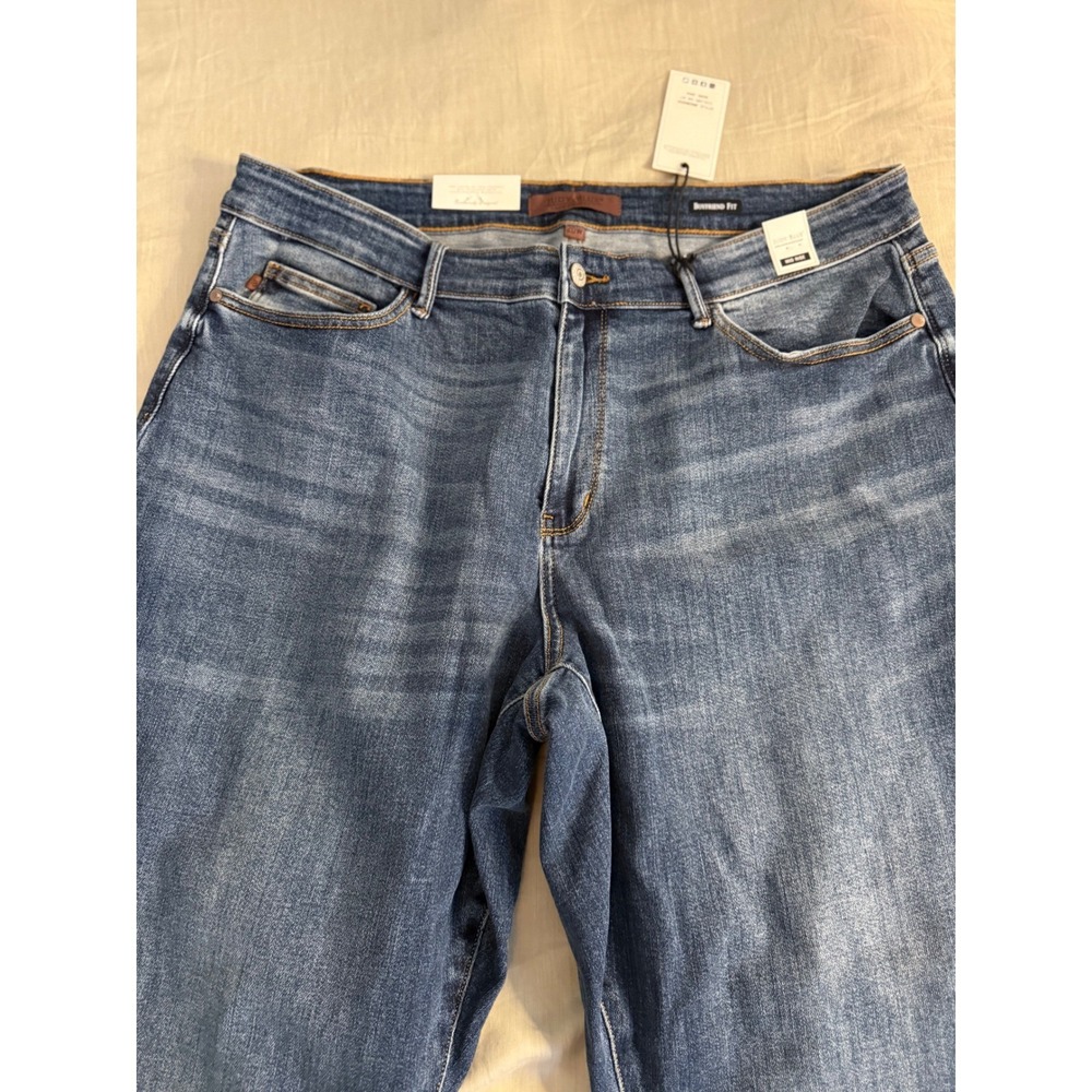 Judy Blue 20W Mid Rise Boyfriend Jeans NWT My One & Only Distressed Wash - Picture 3 of 8